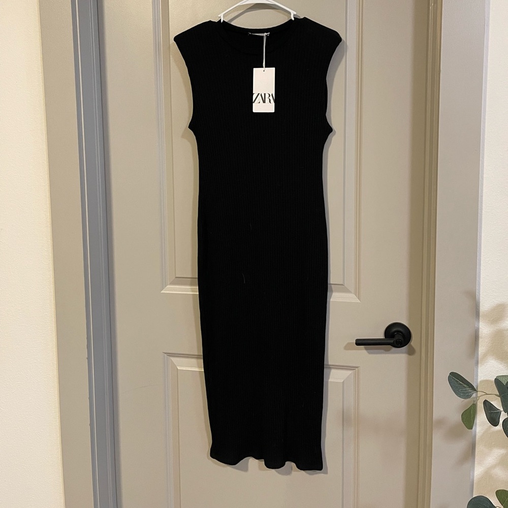NWT Zara Shoulder Pad Ribbed Bodycon Dress